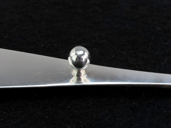 Stylish Large Sterling Silver Casserole Spoon w/ Back Notch Shell Decoration