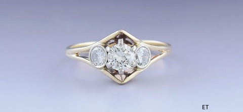 Beautiful 14k Yellow Gold & ~.84ct Three Diamond Ring Size 8.5