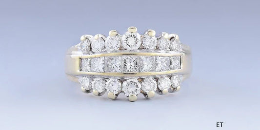 Stunning 14k Yellow Gold and 1.5ct Diamond Ring Size 7