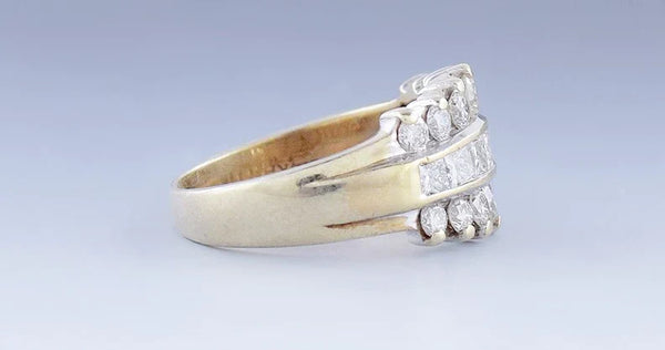 Stunning 14k Yellow Gold and 1.5ct Diamond Ring Size 7