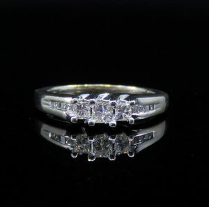 Gorgeous Modern 14K White Gold Princess Cut ~.46ct Diamond Engagement Ring