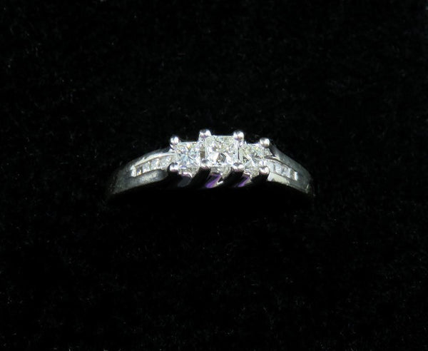 Gorgeous Modern 14K White Gold Princess Cut ~.46ct Diamond Engagement Ring