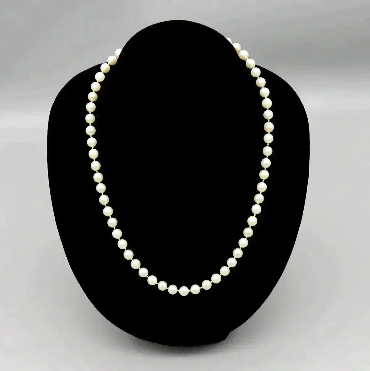 Vintage 7.2mm Pearl Necklace Individually Knotted 14K Gold Filigree Clasp