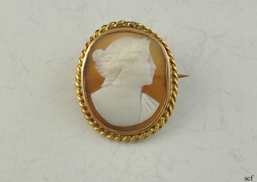 Dainty Antique c1900 14K Yellow Gold Genuine Carved Cameo Pin Brooch