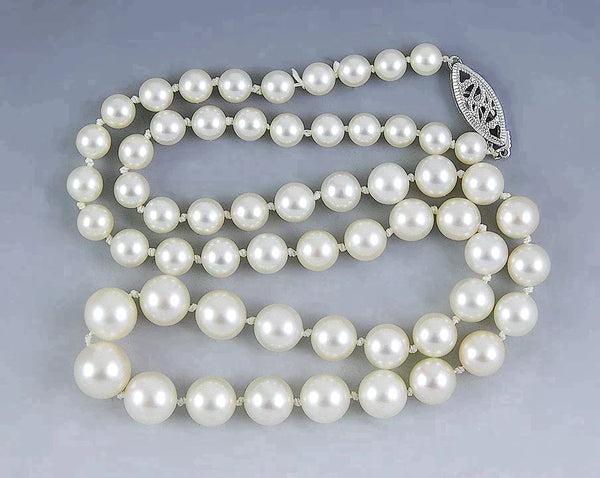Pretty Strand of Graduated Pearls w 10K White Gold Filigree Clasp Necklace