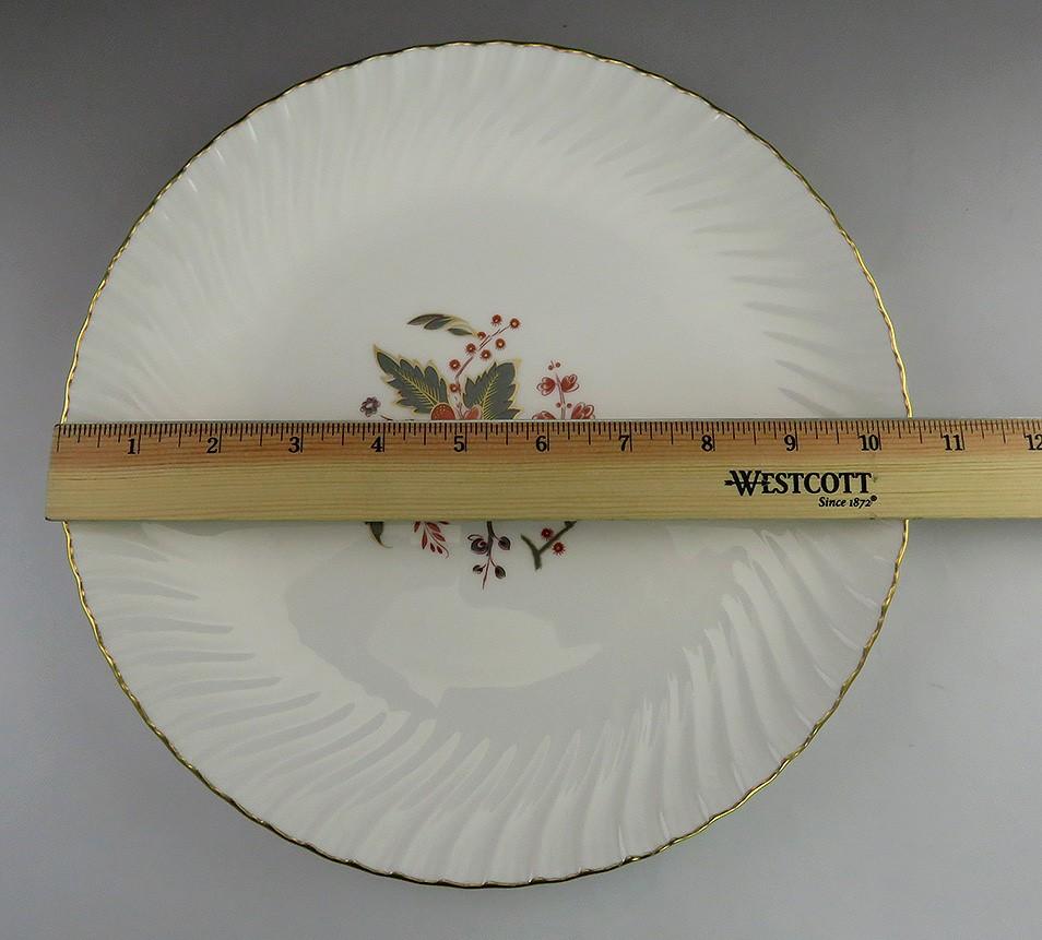 16 Fine Royal Worcester Lynbrook Pattern Porcelain Dinner Plates