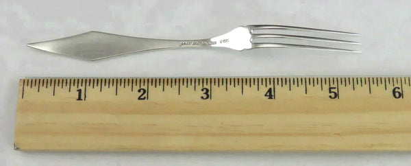 12 Fine Sterling Silver Howard Washington Pattern Strawberry Forks