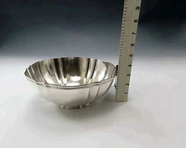 1907-1947 Elegant Tiffany & Co Sterling Silver Punch / Fruit Bowl