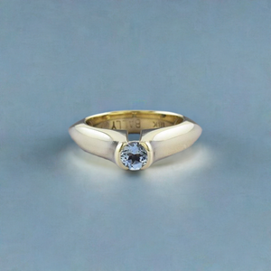 Stunning Modern 18k Yellow Gold & Aquamarine Ring Size 5.25