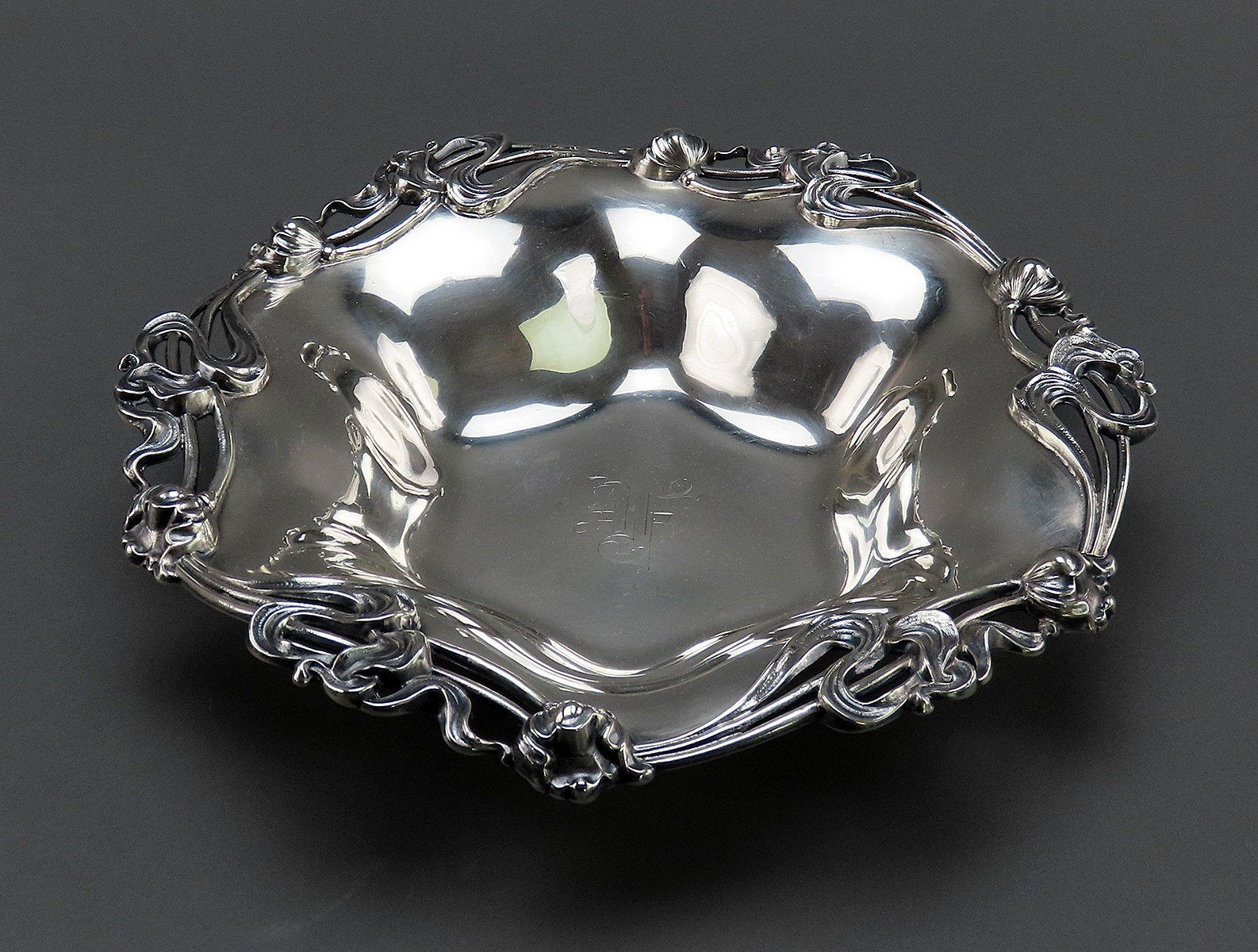 Gorgeous c 1895 Art Nouveau Floral Rim Sterling Silver Lobbed Dish 9 3/4 in