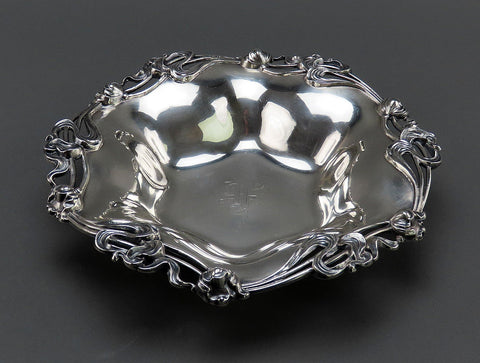 Gorgeous c 1895 Art Nouveau Floral Rim Sterling Silver Lobbed Dish 9 3/4 in