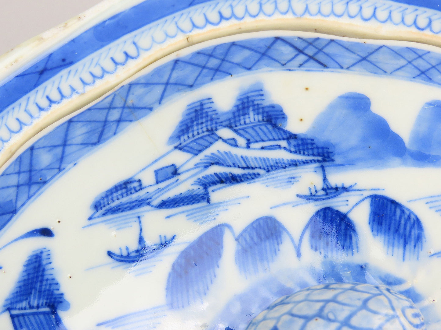 Lovely Antique 1800s Pair Chinese Canton Porcelain Covered Entree Dishes