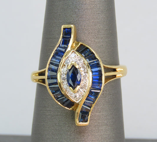 Gorgeous 18k Yellow Gold ~.66ct Sapphire and Diamond Ring