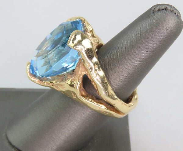 Eye-catching 14k Yellow Gold ~28ct Pear Teardrop Blue Topaz Cocktail Ring