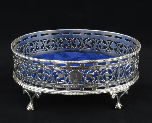 Neat English Georgian Sterling Silver Openwork Oval Dresser Catchall Tray 1777