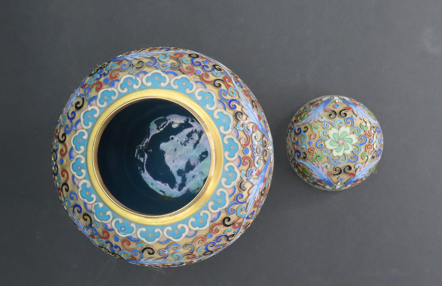 Lovely c1970s Chinese Cloisonné Tea Caddy Blue Scrolls Flowers 6 Inches Tall