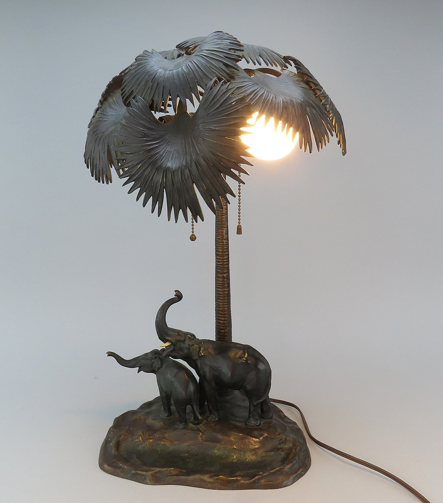 Excellent Antique Austrian Bronze Boudoir Bedside Table Lamp Elephants Palm Tree