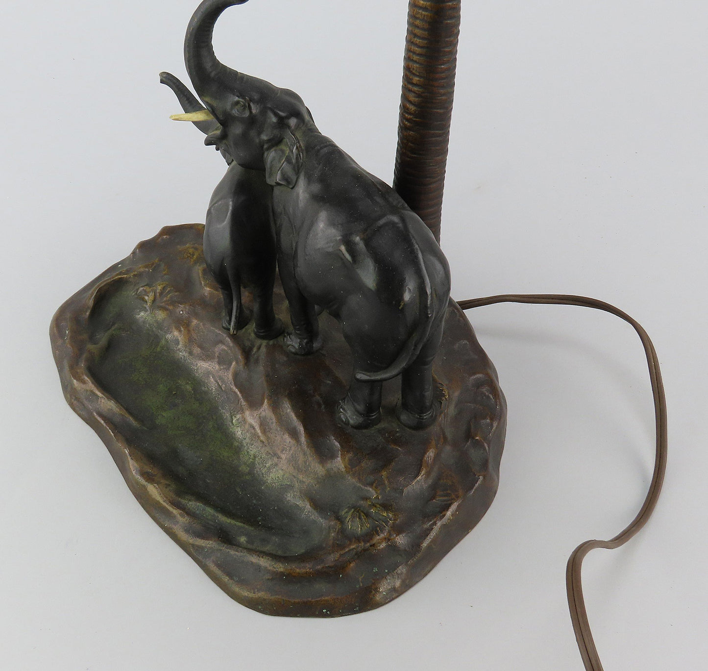 Excellent Antique Austrian Bronze Boudoir Bedside Table Lamp Elephants Palm Tree