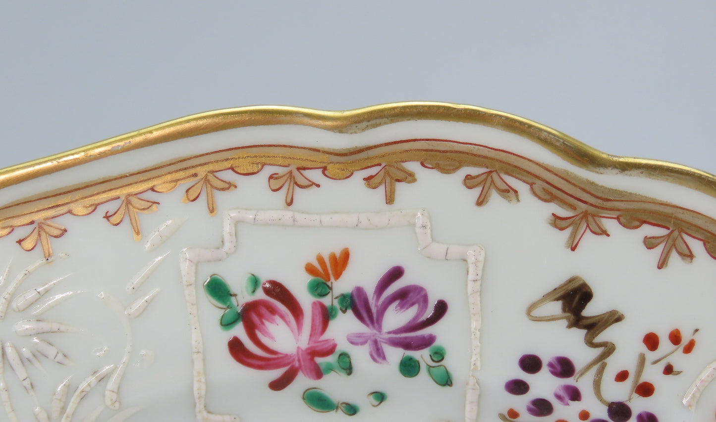 Pretty Set 6 Antique Samson French Porcelain Armorial Crest Floral Lunch Plates