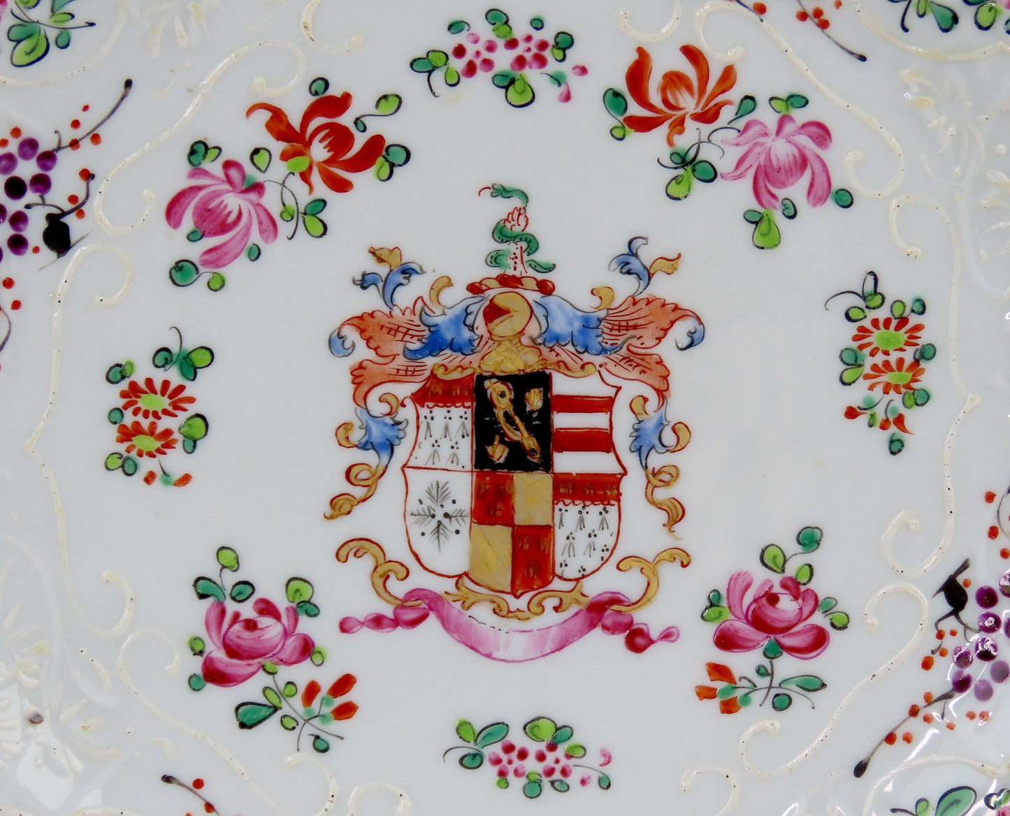 Pretty Set 6 Antique Samson French Porcelain Armorial Crest Floral Lunch Plates