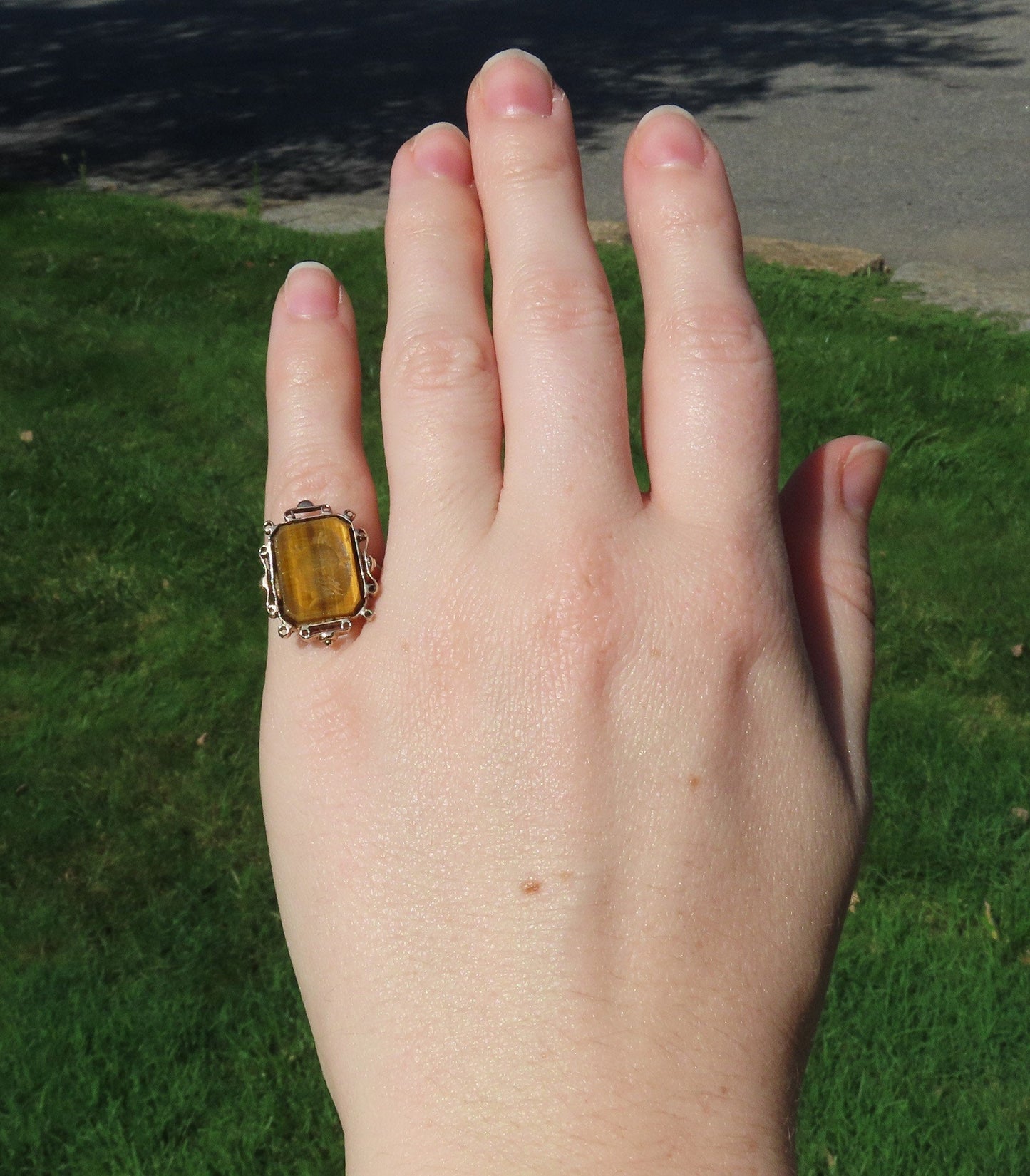 Beautiful Antique 10k Yellow Gold and Tiger's Eye Intaglio Ring w/ Roman Profile