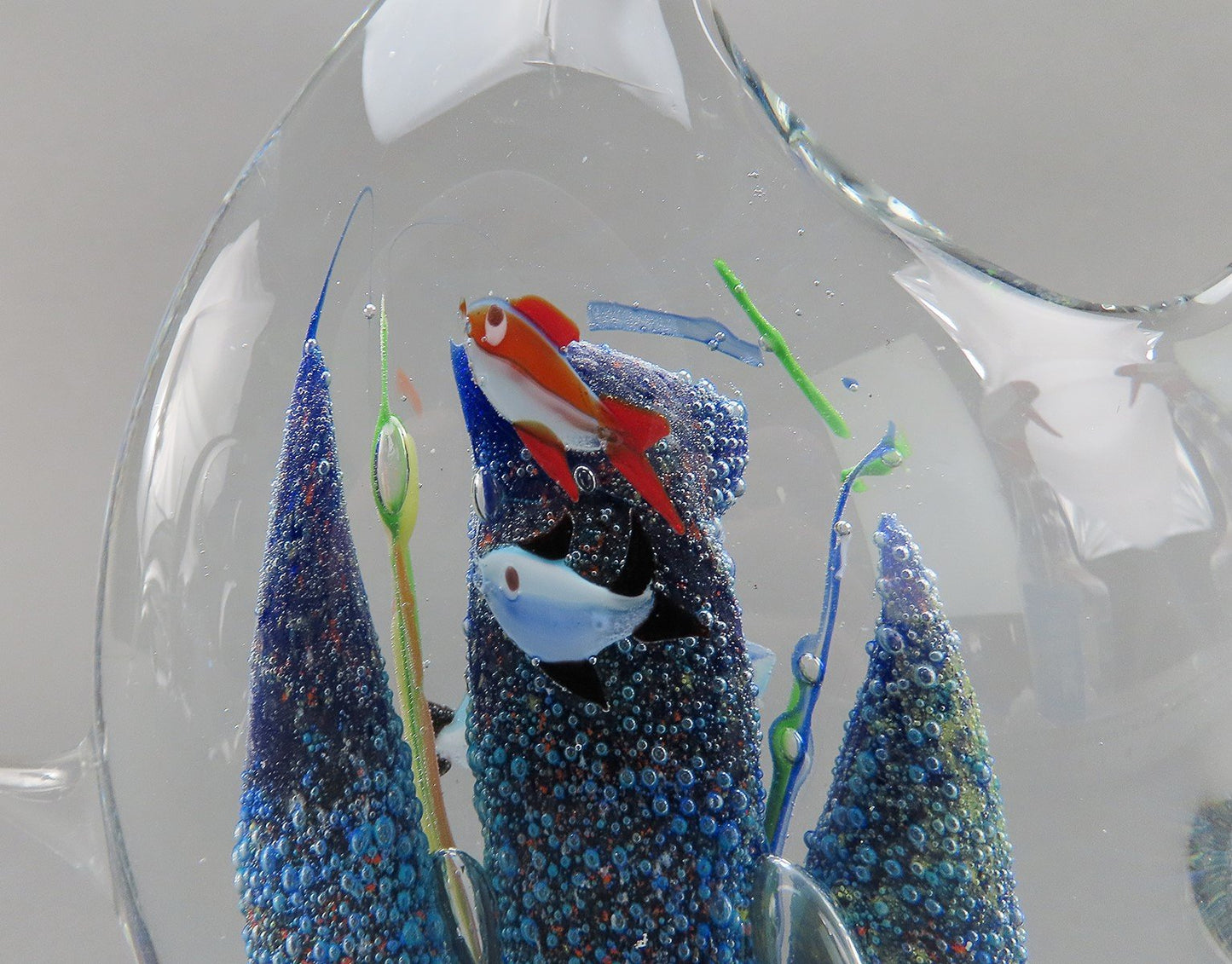 Colorful Art Glass Angelfish Tropical Fish Ocean Underwater Scene Figurine