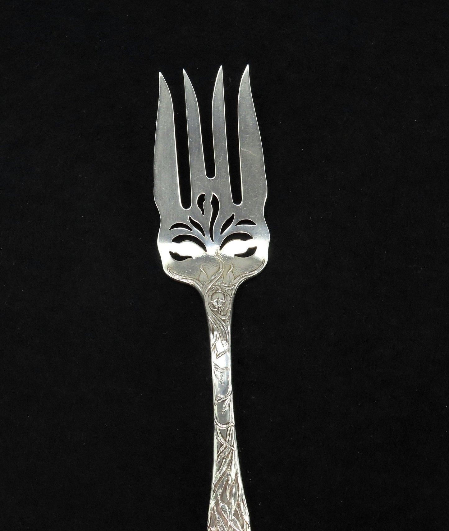Fab Blackinton Lotus Sterling Silver Meat Serving Fork “Maggie” 7 1/2” c1901