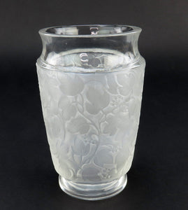 Gorgeous Lalique France Deauville Frosted Vine Berries Pattern Glass Vase