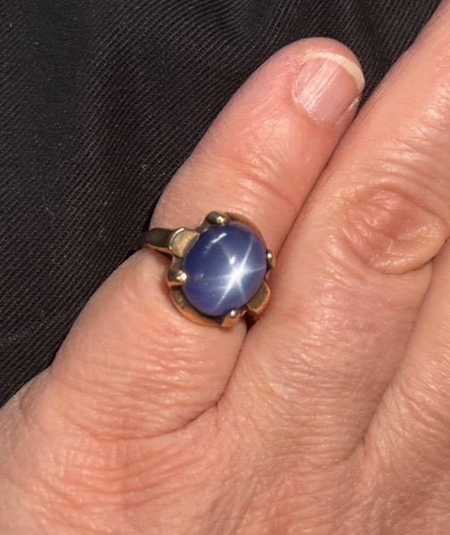 10K Yellow Gold and Synthetic Star Sapphire Ring Size 4 1/4