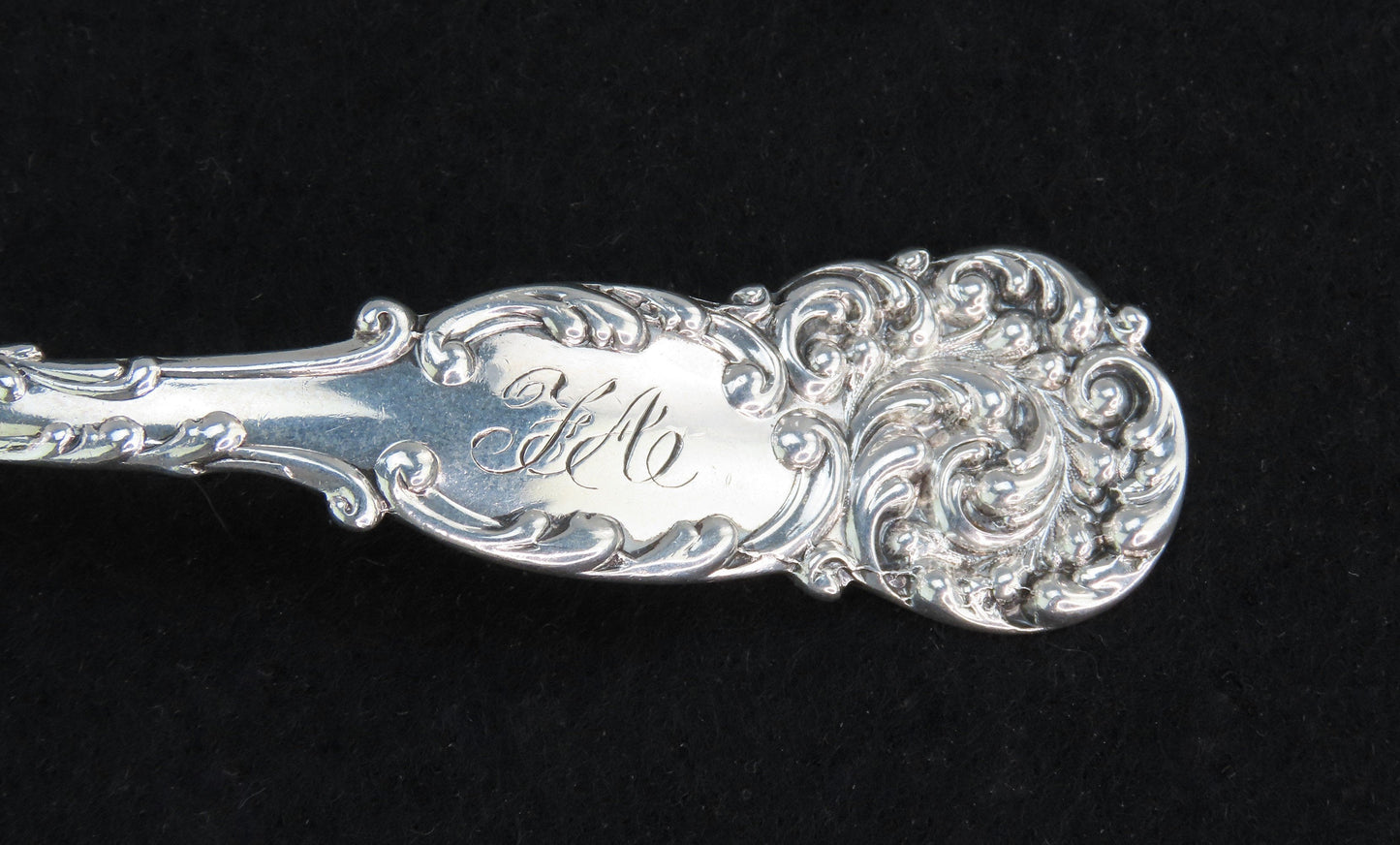 Beautiful Reed Barton La Reine Sterling Silver Small Pierced Ladle 5 1/2"