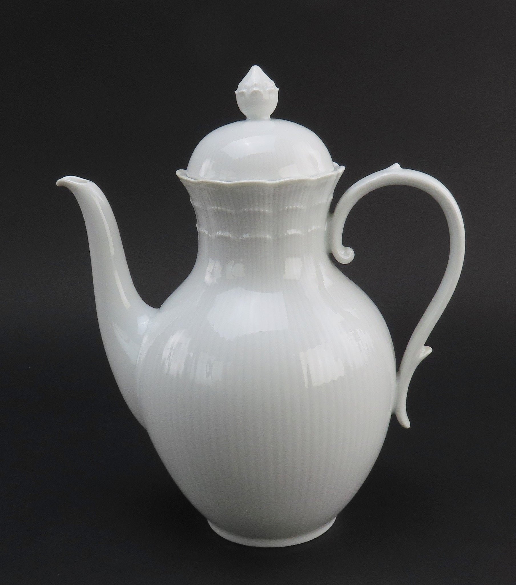 Beautiful Kaiser Romantica White Porcelain Coffee Pot 5 Cup Capacity