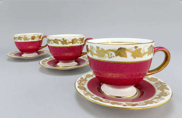 Wedgwood Whitehall W3994 Powder Ruby Bone China 5 Footed Teacups and 3 Saucers