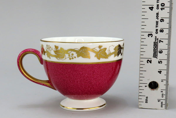 Wedgwood Whitehall W3994 Powder Ruby Bone China 5 Footed Teacups and 3 Saucers