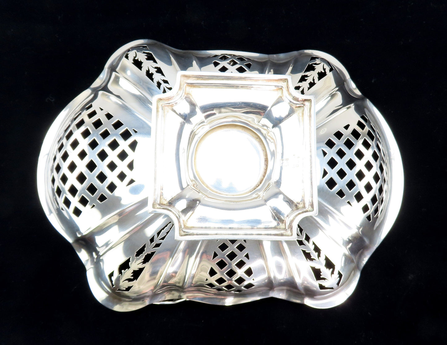Int'l Sterling Silver Reticulated Pierced Swing Handle Bridal Cake Basket