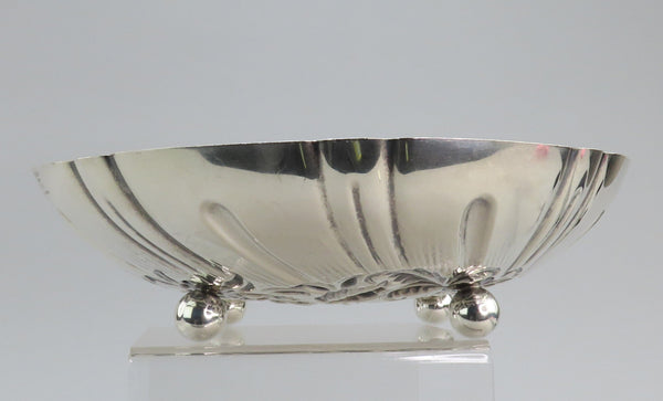 Lovely Kirk Sterling Silver Hand Chased Fruit Flowers Repousse 9.5" Bowl 233