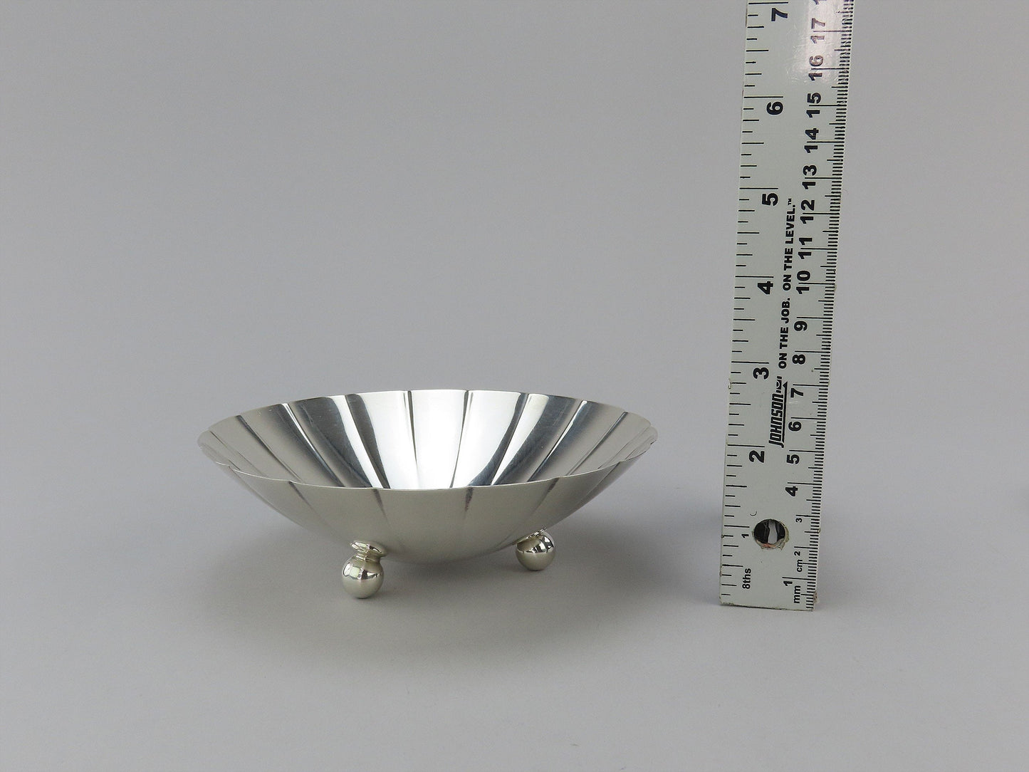 Fabulous Tiffany Co Sterling Silver Small Fluted Dish No Mono 6 Inches Diameter