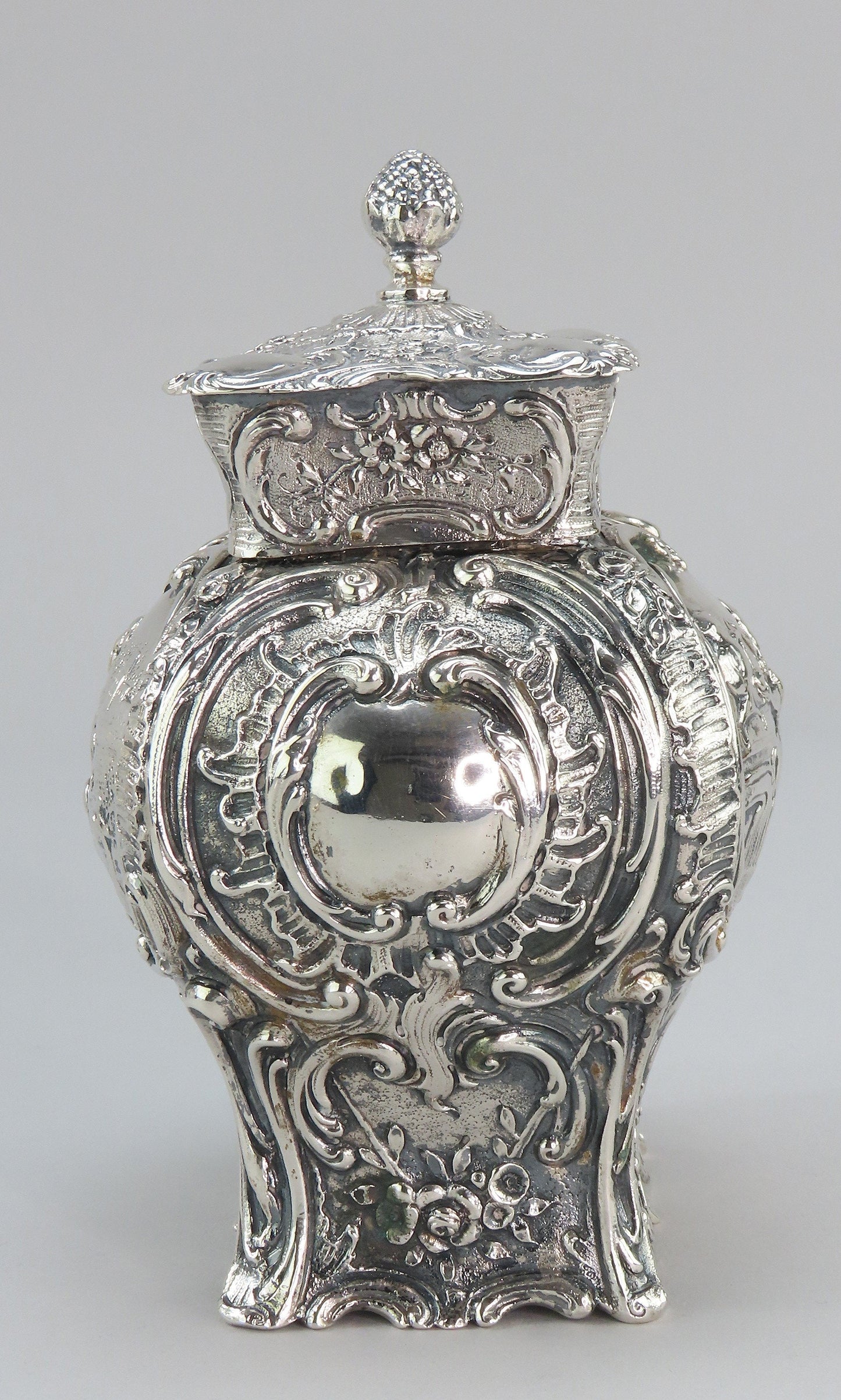 Fabulous 1800s Hanau German Silver Tea Caddy Bombe Form Rococo Style 5 1/4"