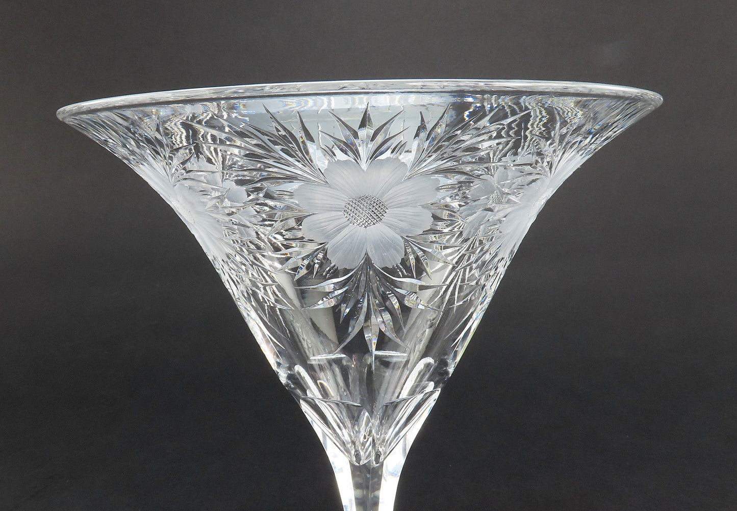 Beautiful ABP American Brilliant Period Flared Top Cut Glass Flowers Vase 7"