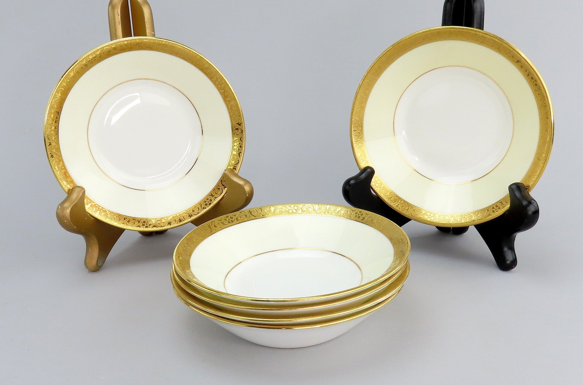 Lovely 6 Set Minton Porcelain Fruit Dessert Bowls Gold Edge 5 1/4 Inches