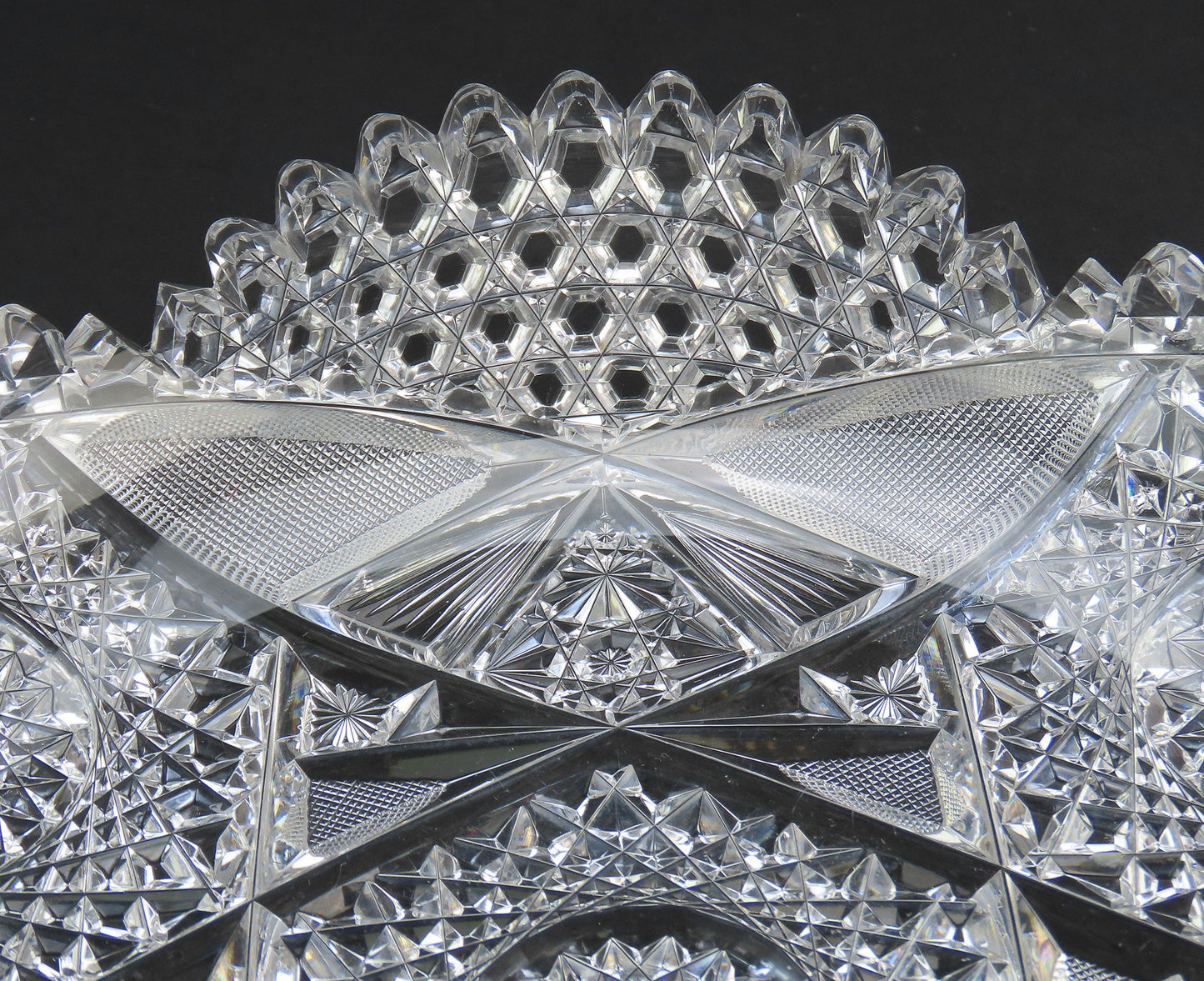 Dazzling c1890s American Brilliant Period Cut Glass 9" Shallow Scallop Rim Bowl