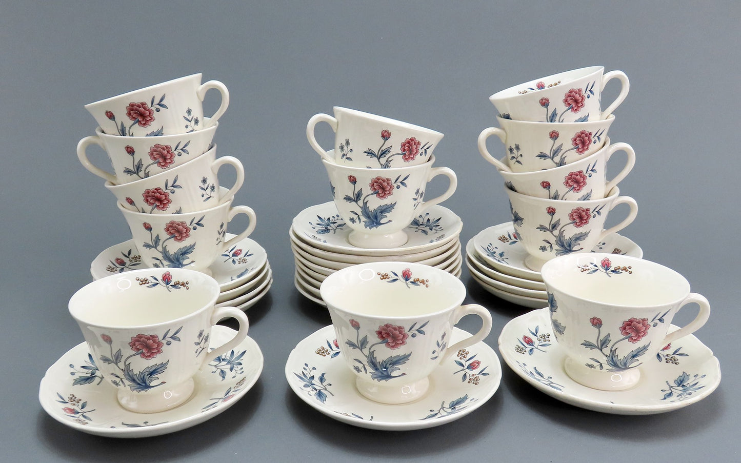 Set 13 Tea Cups 19 Saucers Wedgwood Williamsburg Potpourri Mint Condition
