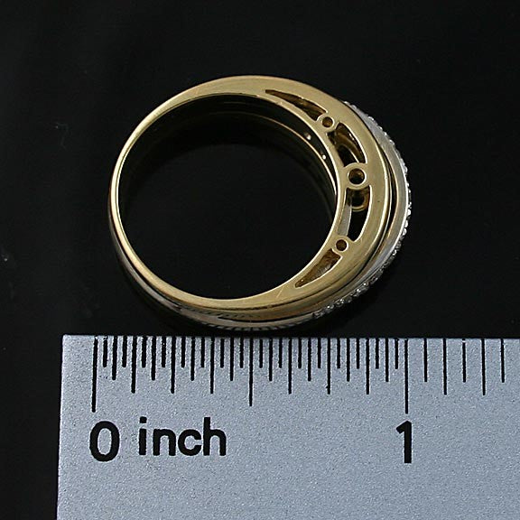 Pretty 18k Yellow & White Gold Two-Tone Diamond Band Ring