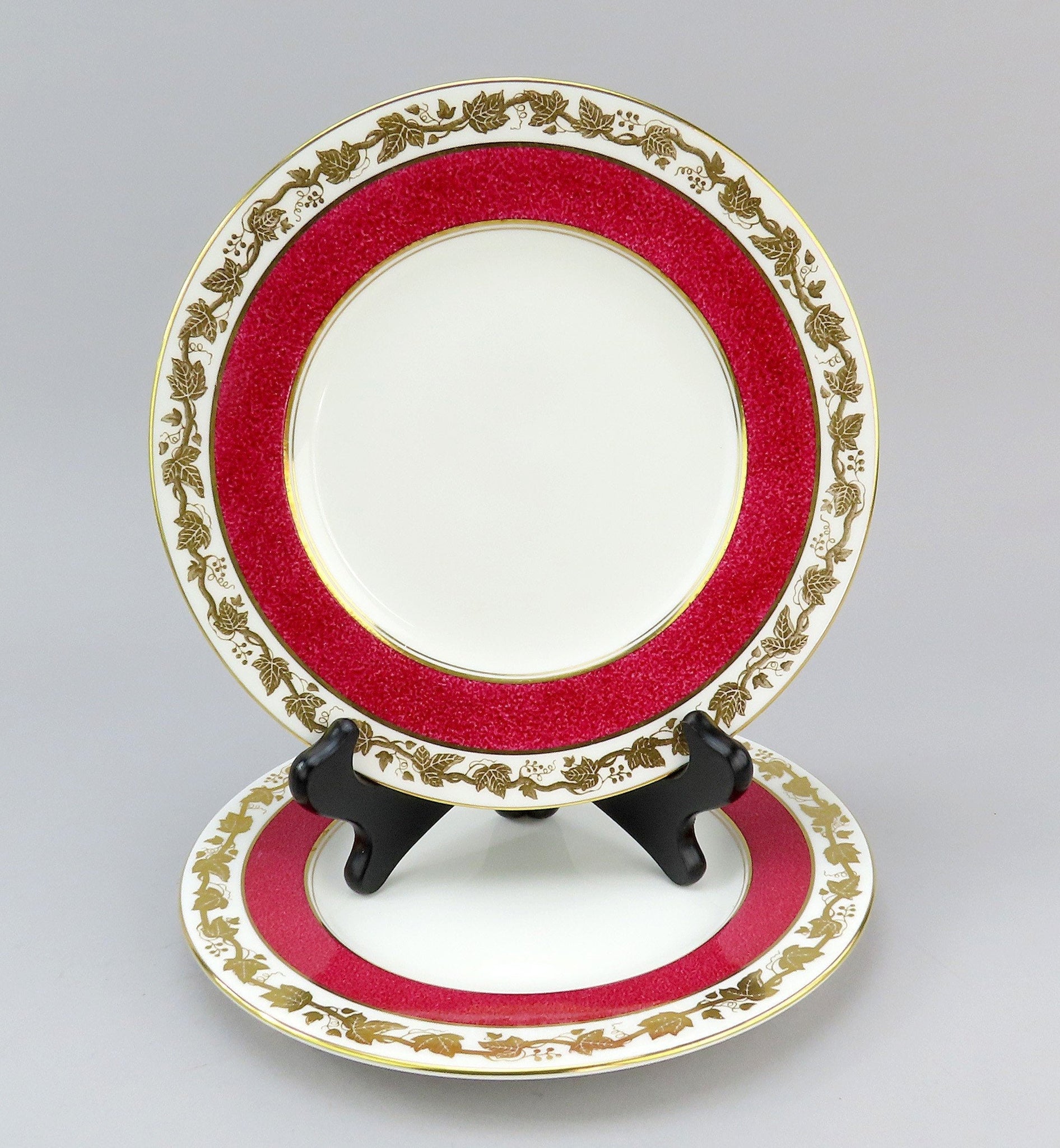 Pair Wedgwood Whitehall W3994 Powder Ruby Bone China Luncheon Plates 9"