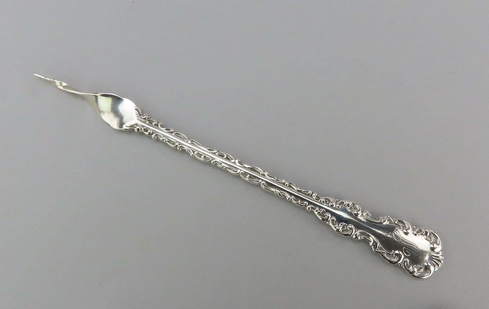 Great Whiting Louis XV Sterling Silver Butter Pick w/ Twisted End 6 Inches