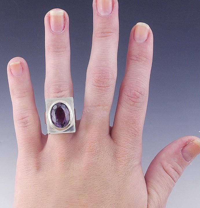 Stylish Sterling Silver Oval Cut Amethyst Statement Rectangular Modernist Ring