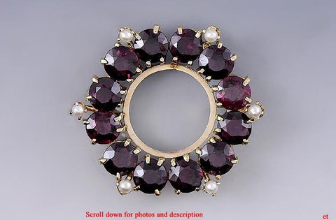 1950s American Open Circle 14k Yellow Gold Rhodolite Garnet Pearl Brooch Pin