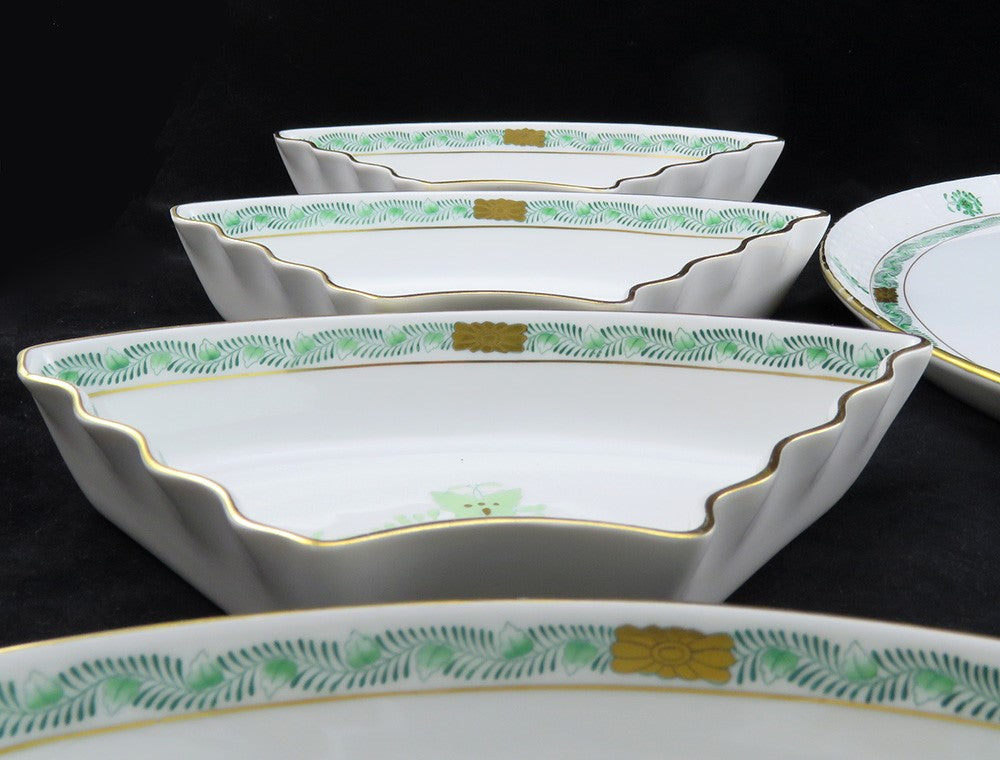 Herend Chinese Bouquet Green Handpainted Bone China Porcelain Hors D'Oeuvre Dish