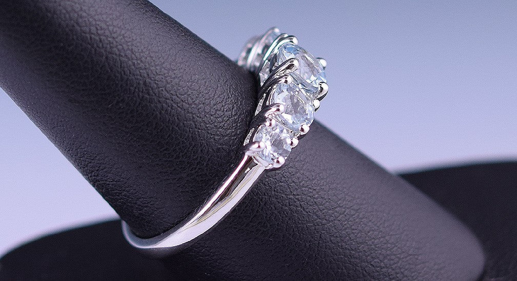 Vibrant Sterling Silver Ring w/ 5 Prong-Set Aquamarine Stones, China, Sz 8.25