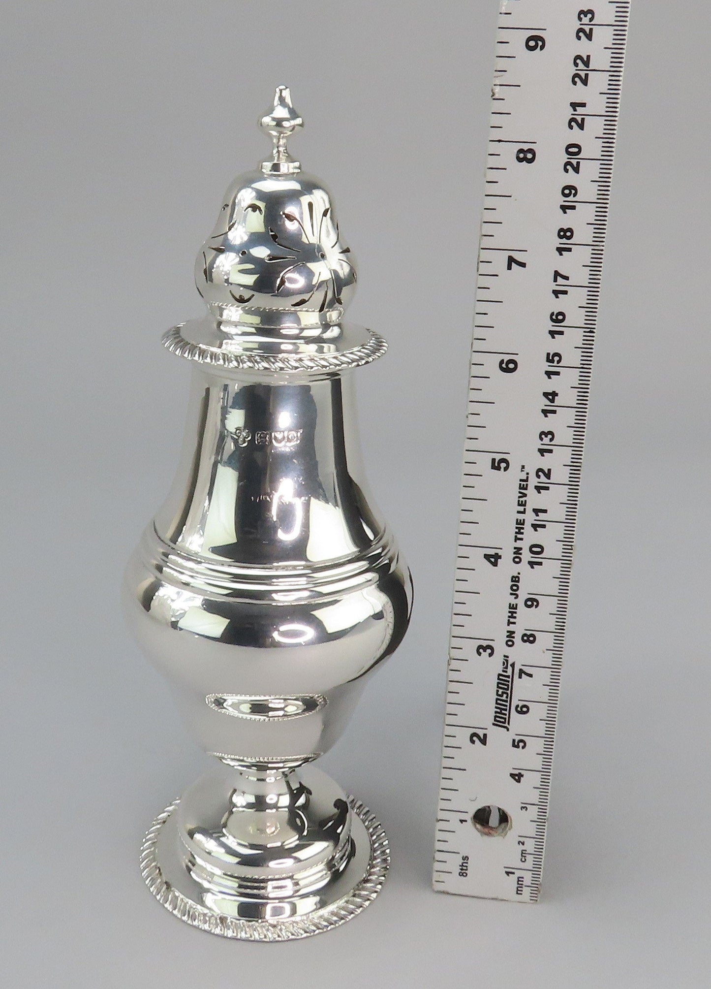 Superb 1909 English Sterling Silver Gadrooned Caster Shaker Muffineer 8.5"