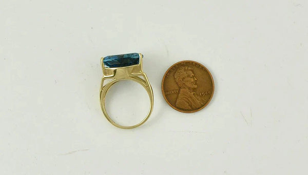 Stunning 14K Yellow Gold and Genuine Blue Topaz Ring Size 6 Bright Color